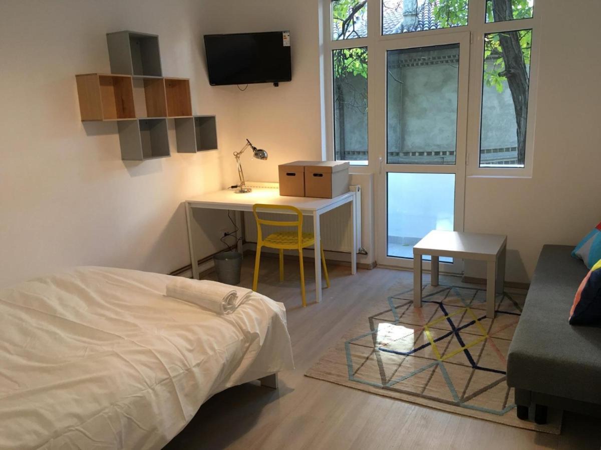 Relaxing Apartment And Great Location Бухарест Экстерьер фото