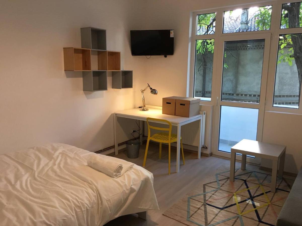 Relaxing Apartment And Great Location Бухарест Экстерьер фото